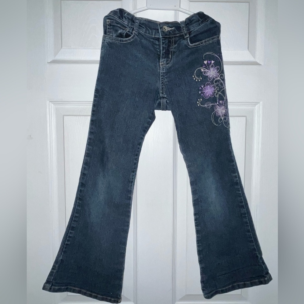 l.e.i. Girls 8-slim embroidered purple flowers jeans